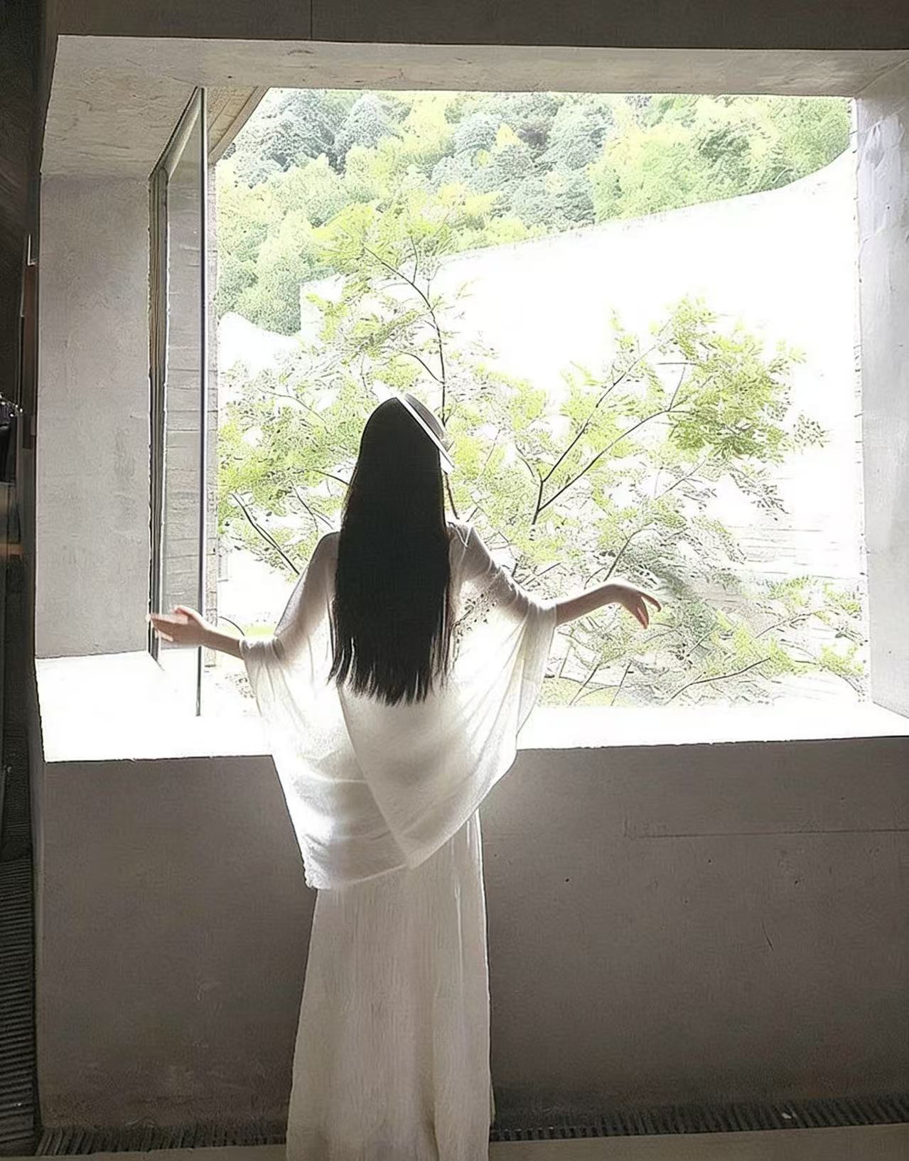 时尚轻熟风法式慵懒风千金风开衫镂空宽松时尚套装