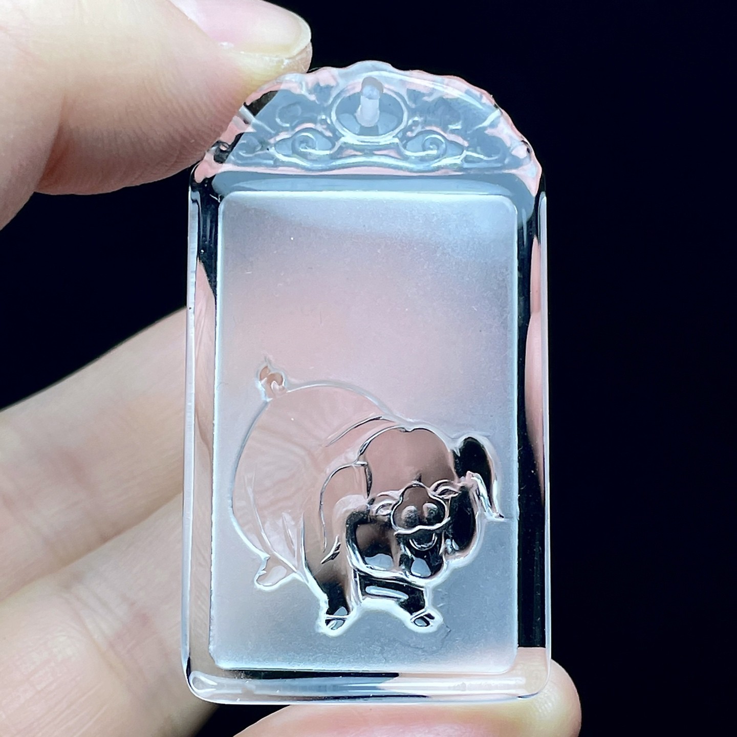 天然巴西白水晶生肖猪吊坠 晶体通透，尺寸44*24.8*9mm，20.2克