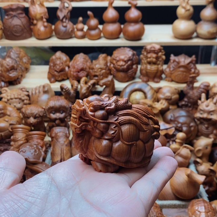 木质观****崖柏木雕。乙。