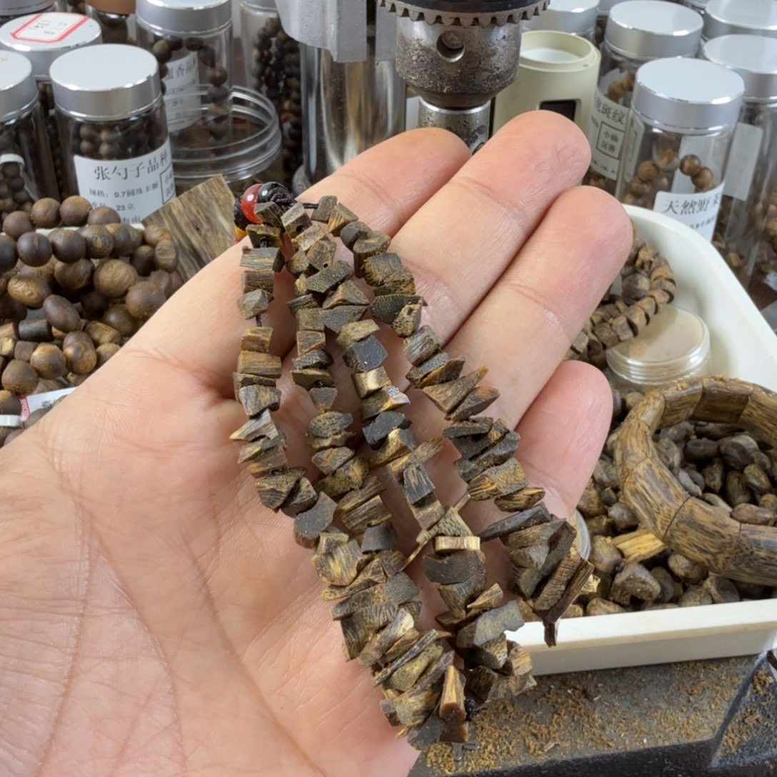 沉香沉香碎屑沉水级：奇楠沉香原材料车挂件12克