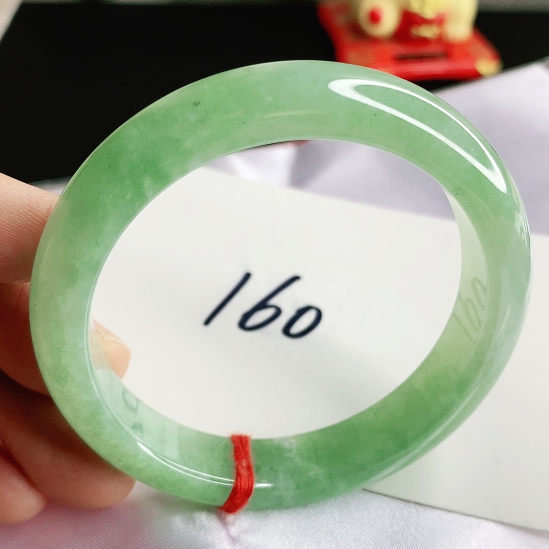 翡翠手镯未镶嵌52.4圈口