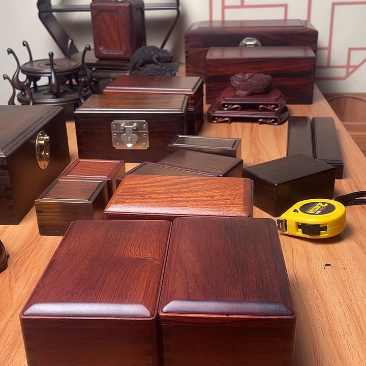 白***青红酸枝木类长方形面包盒两个