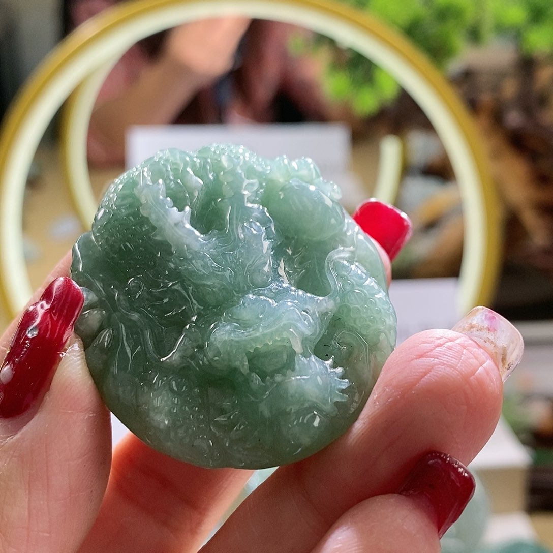 【闪购商品】翡翠颈饰未镶嵌龙牌