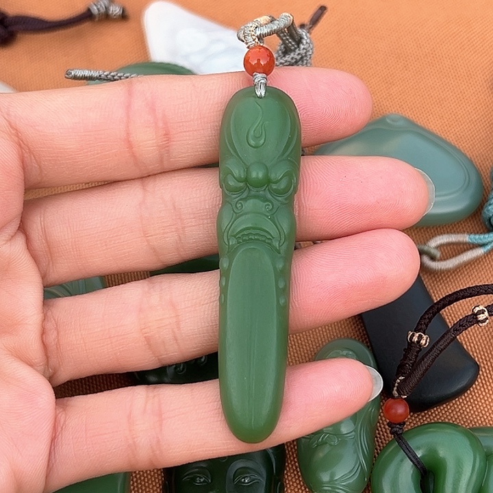 和田玉颈饰未镶嵌