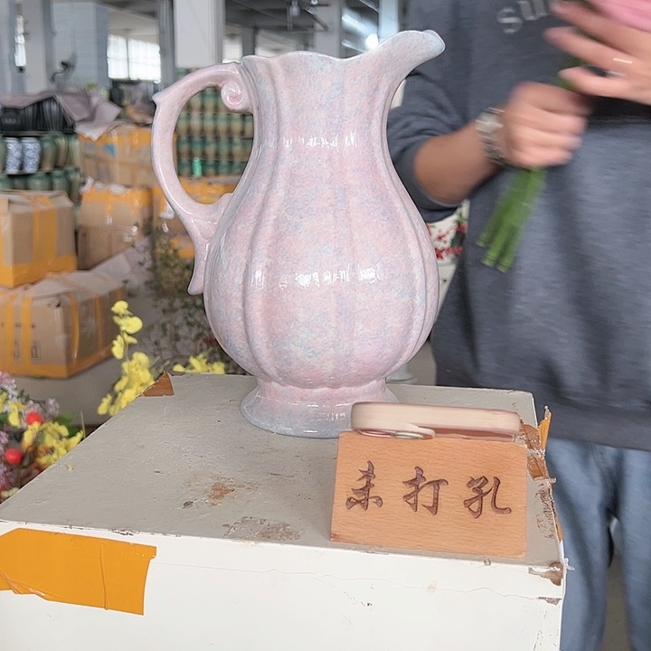 景德镇陶瓷花瓶工厂