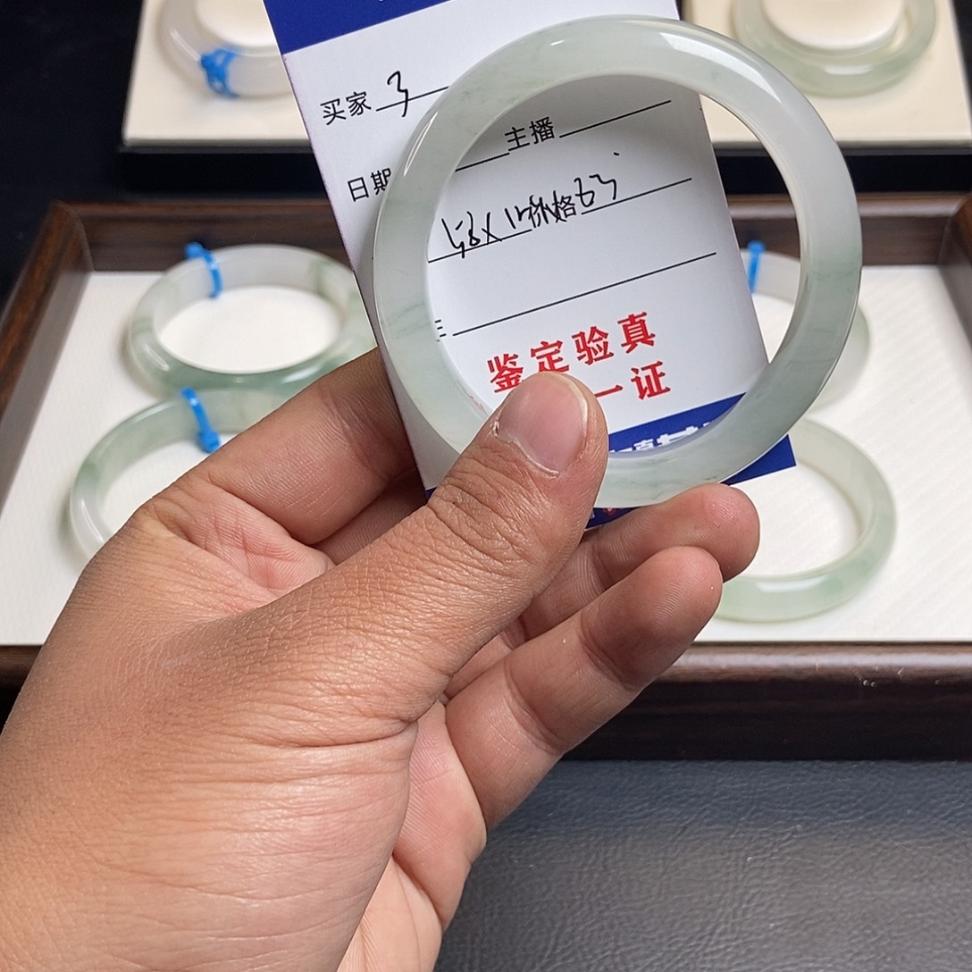 C*** 石英质玉未镶嵌手镯3