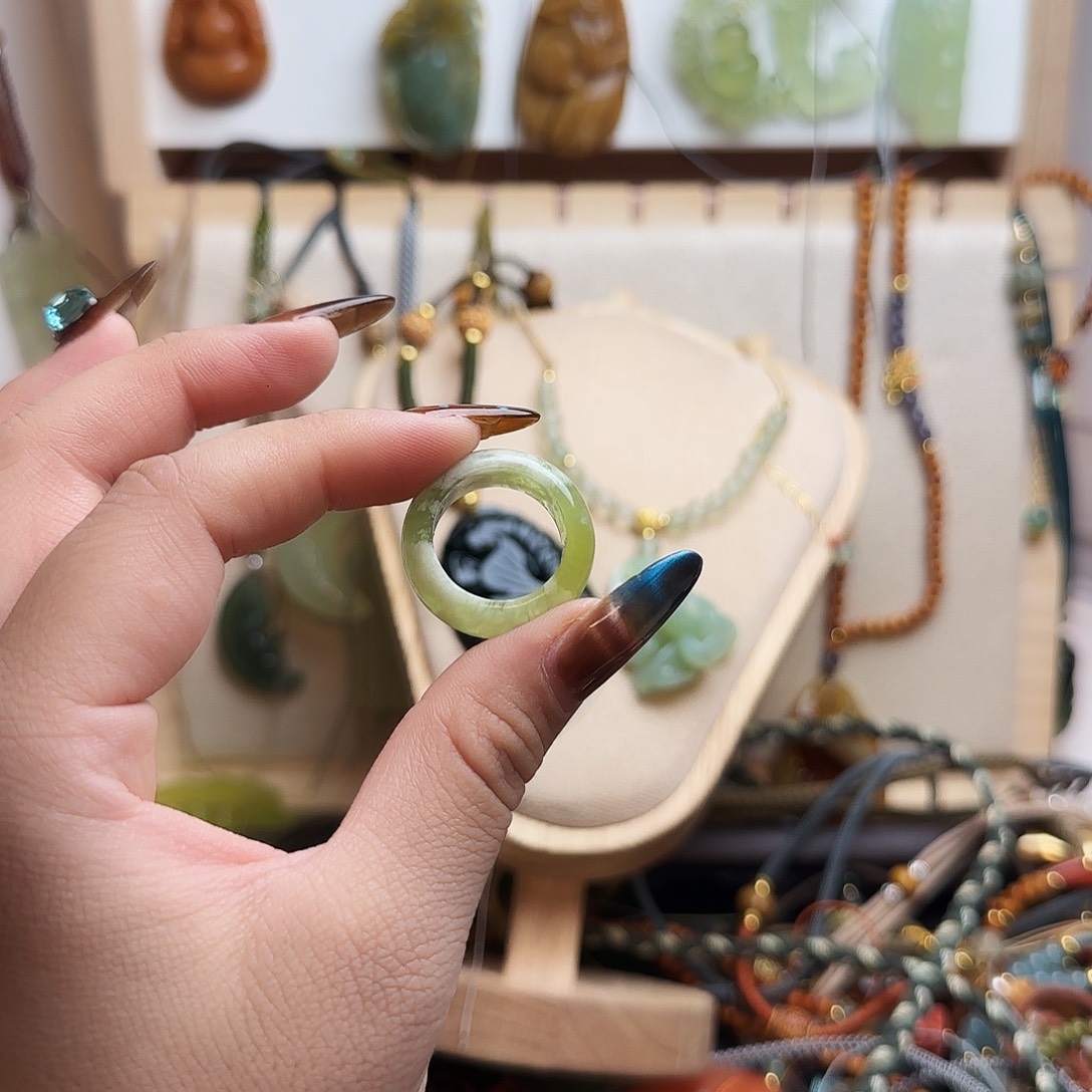 风***温蛇纹石玉合金颈饰