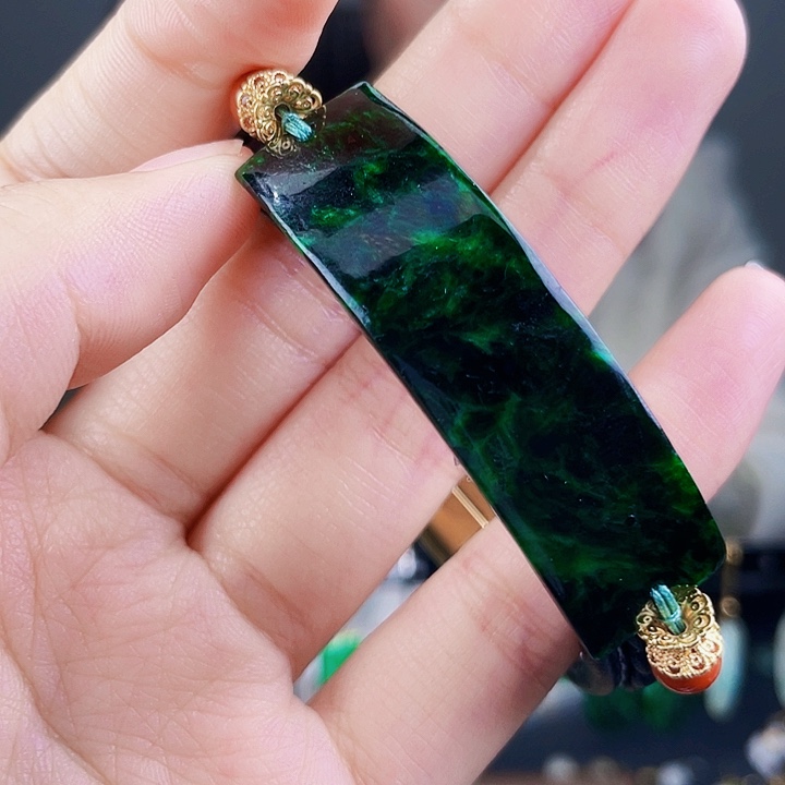 翡翠手镯未镶嵌饰品