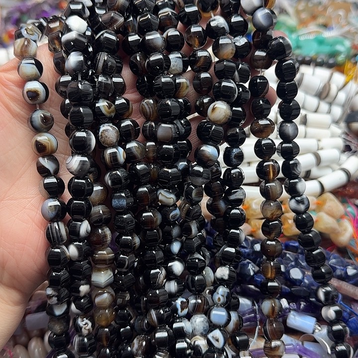 玛瑙/玉髓未镶嵌珠宝半成品一条10m蚕丝羊白眼灯笼珠