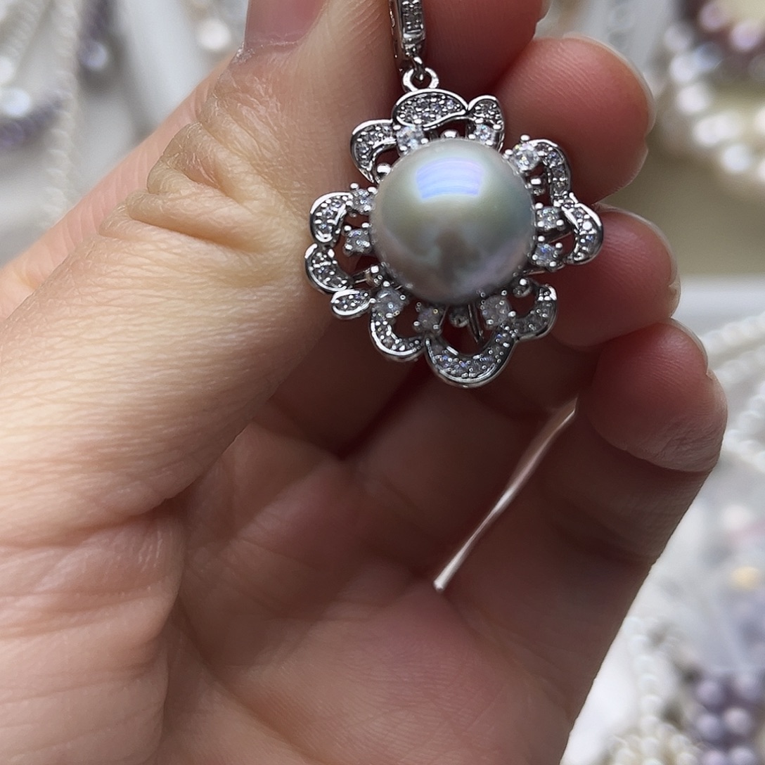 淡水珍珠吊坠或者耳钉未镶嵌