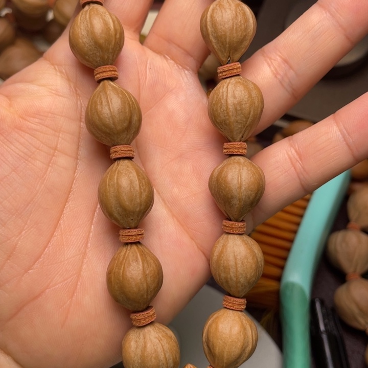 拿***轮橄榄核手串/手链橄榄核1.5左右