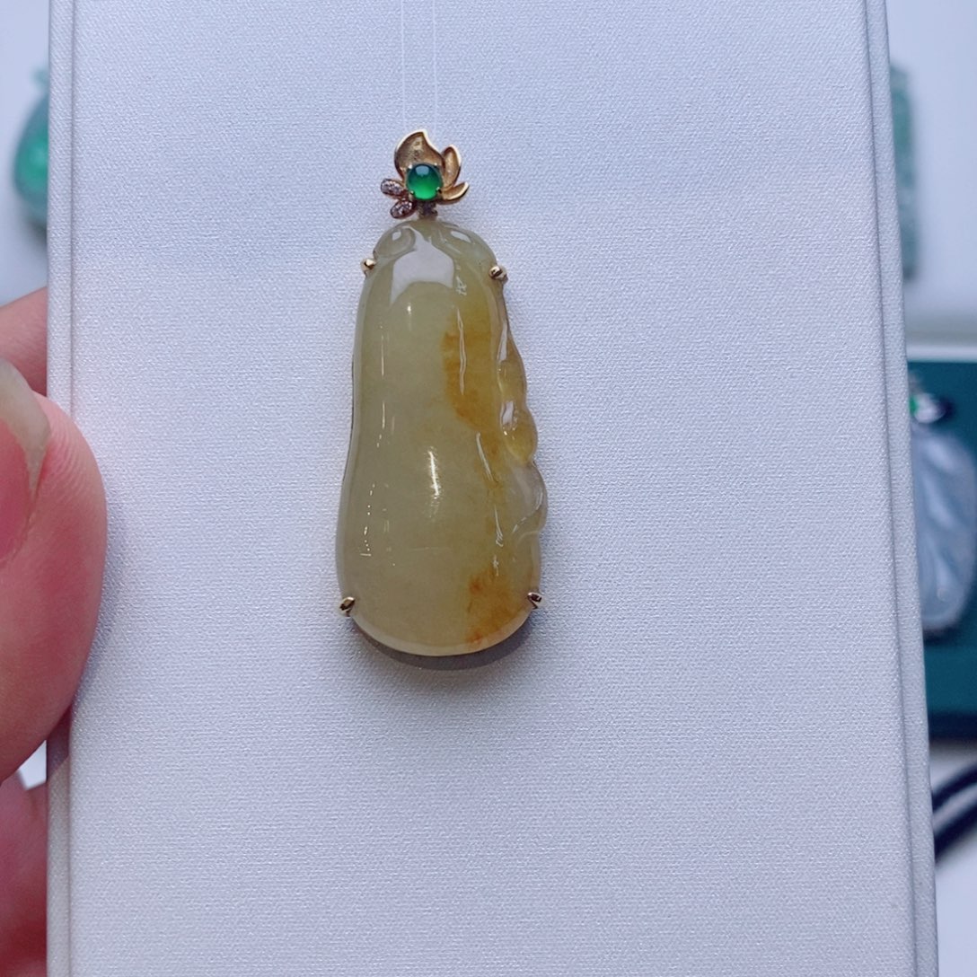 翡翠18K金镶嵌颈饰福瓜