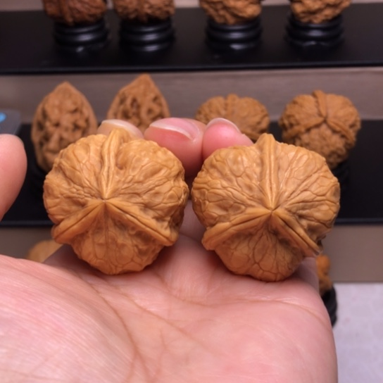 文玩核桃把件粗筋三楞5