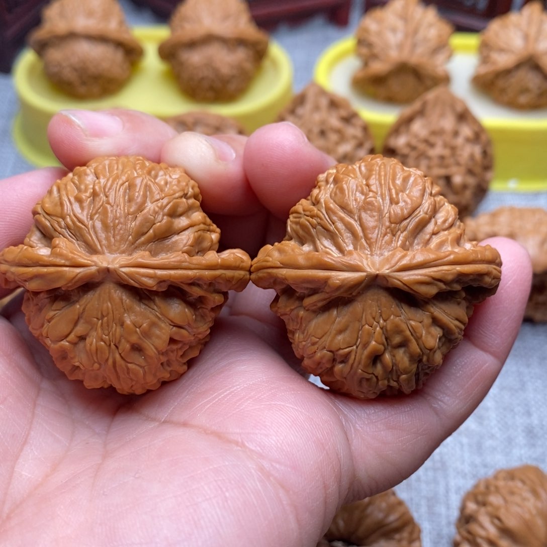 文玩核桃把件?****生42白狮子全