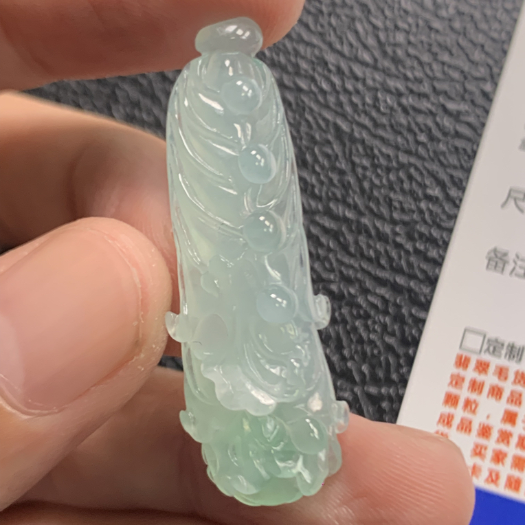 天然缅料a货翡翠白菜 39.1×13.3×8.9mm