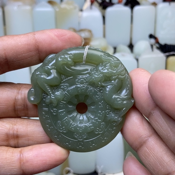 和田玉颈饰未镶嵌