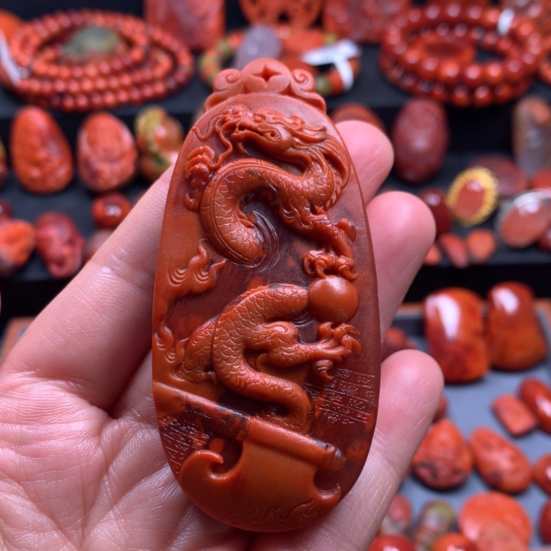 南红玛瑙吊坠未镶嵌