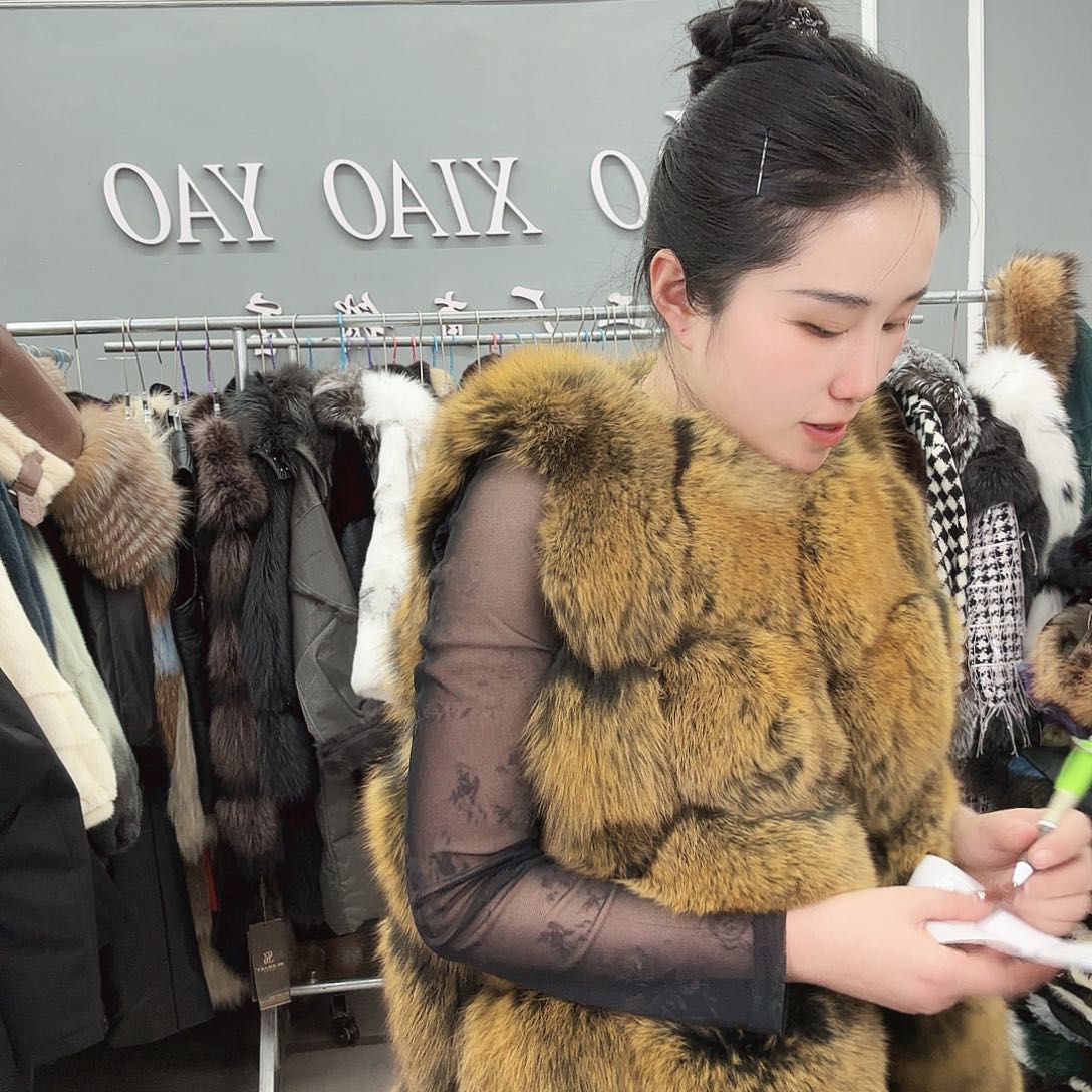 钱***多姚小妖家高端皮草