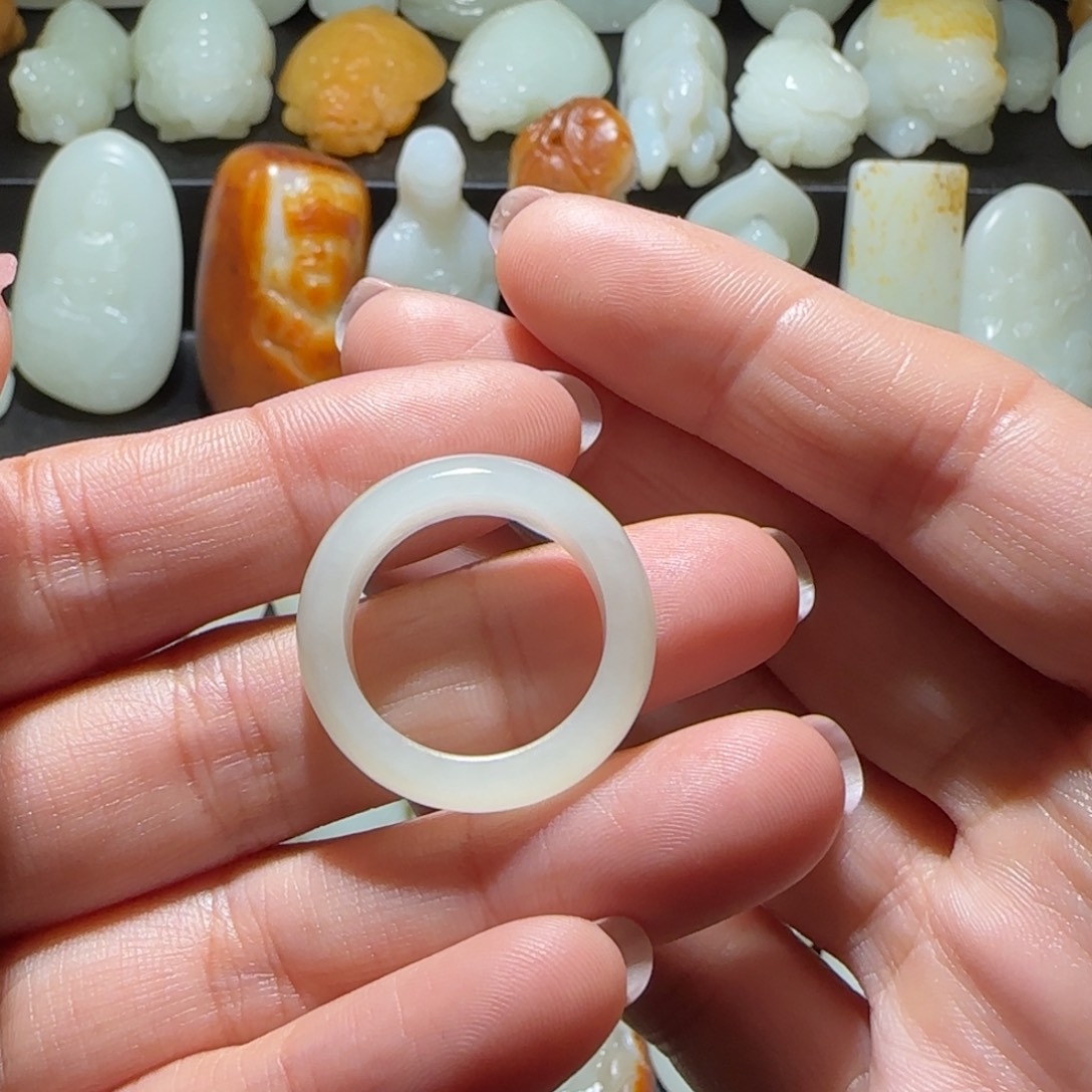 君***哥和田玉未镶嵌颈饰