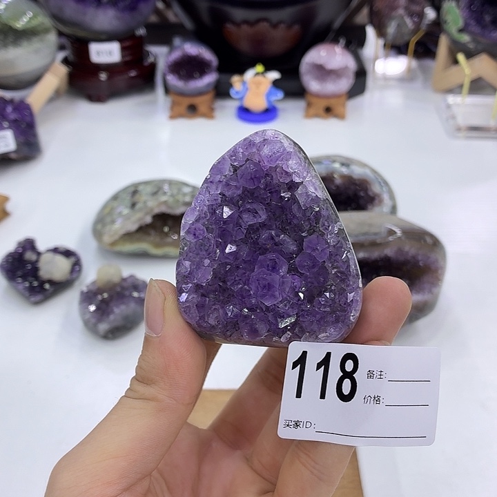 未镶嵌水晶大型摆件（非配饰）