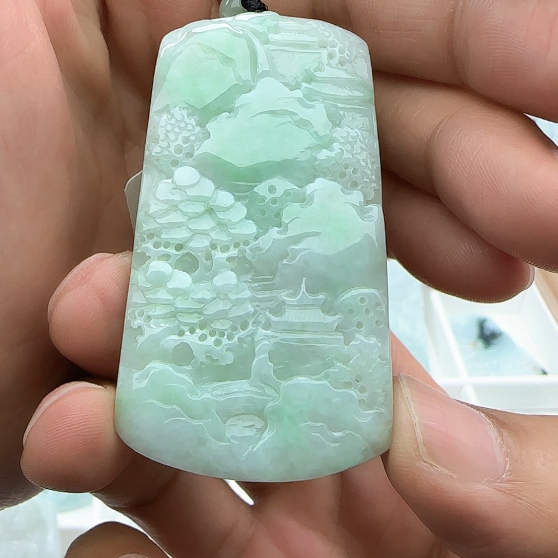 翡翠颈饰未镶嵌东***风翡翠