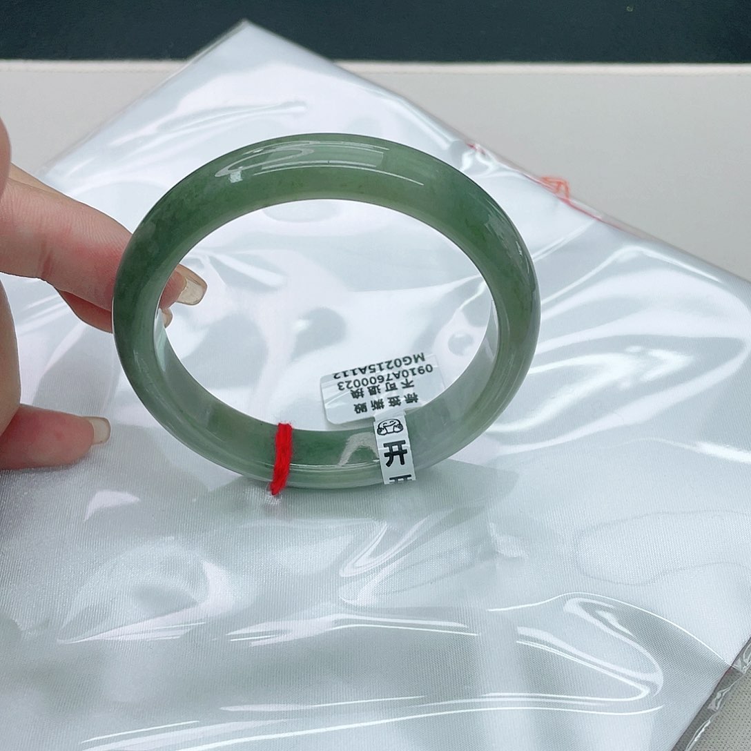 翡翠手镯未镶嵌正58.5