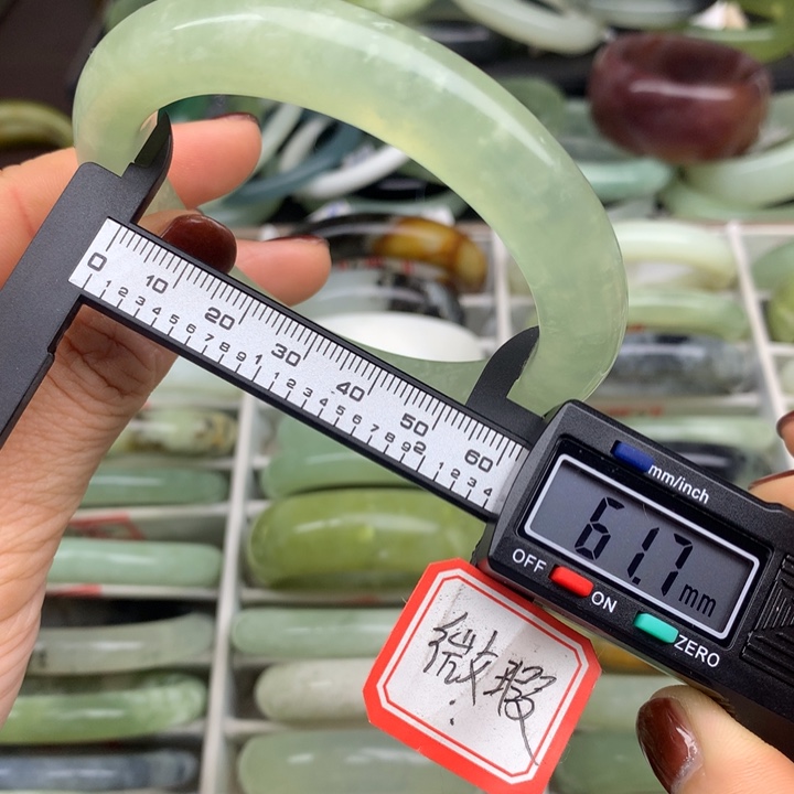 蛇纹石玉未镶嵌手镯516