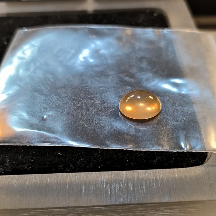 余***石英岩玉未镶嵌戒面