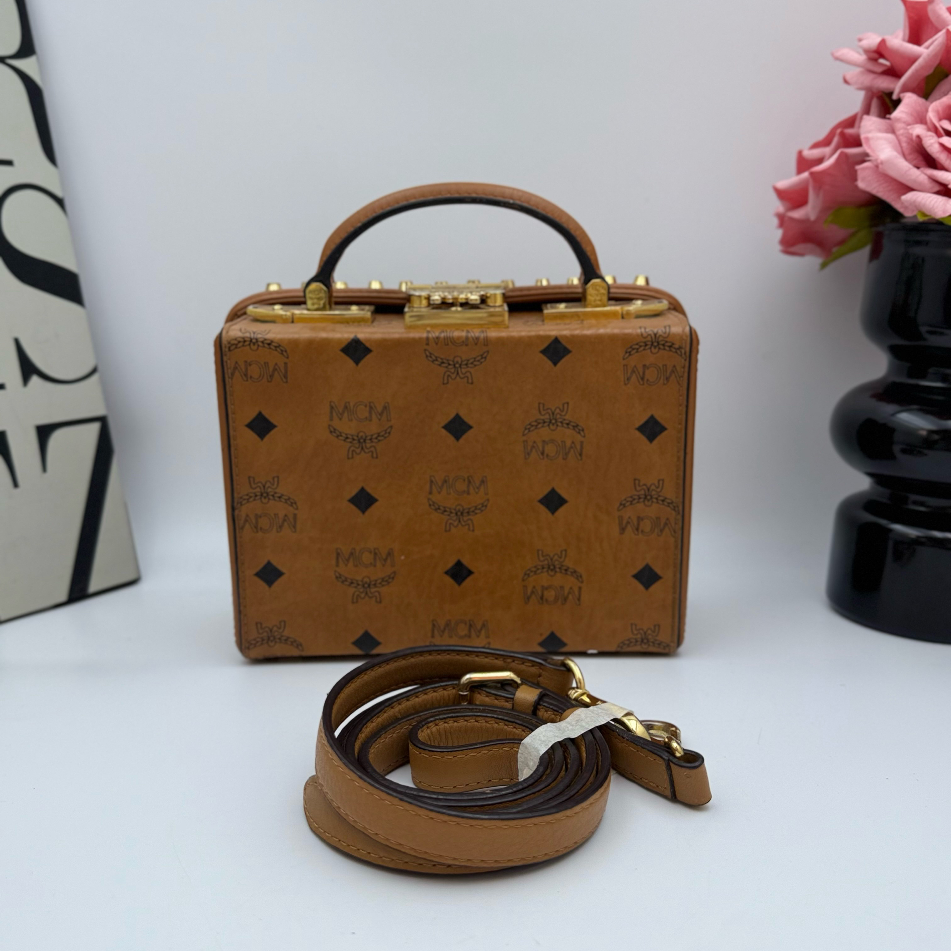 95新 MCM MCM xy 7066 干邑色手提斜挎盒子包