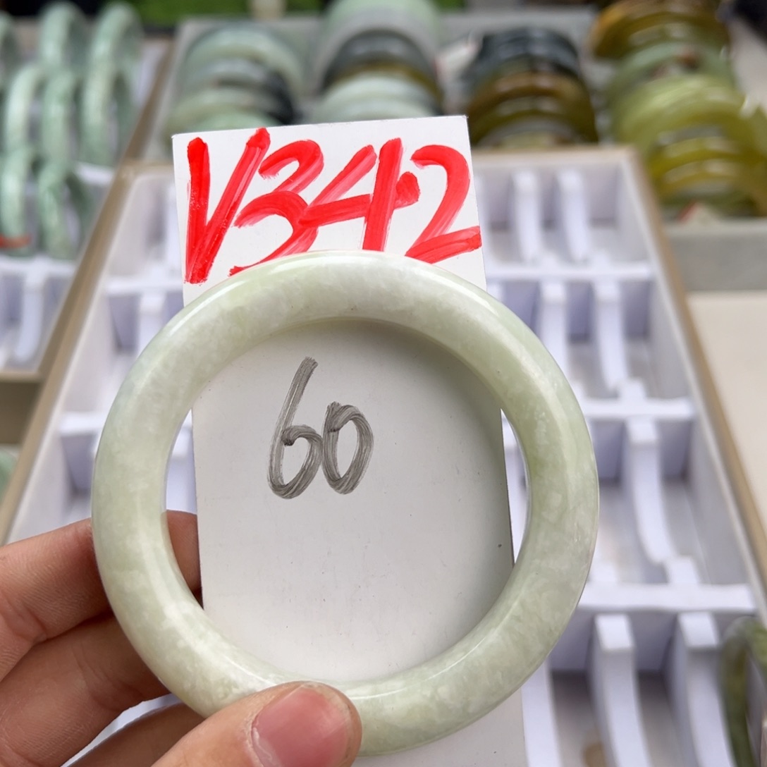 岫玉手镯未镶嵌天然岫玉