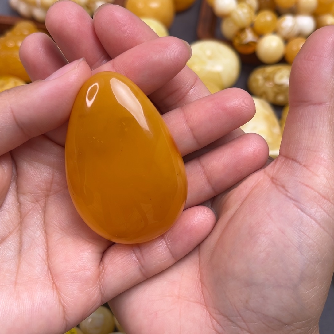 蜜蜡裸石未镶嵌橘水滴
