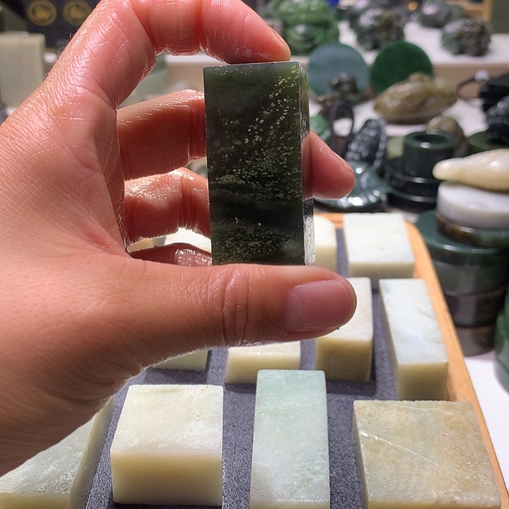 和田玉未镶嵌珠宝半成品