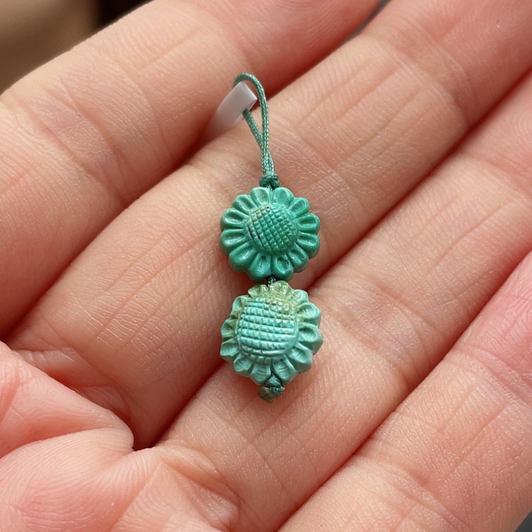 绿松石颈饰未镶嵌