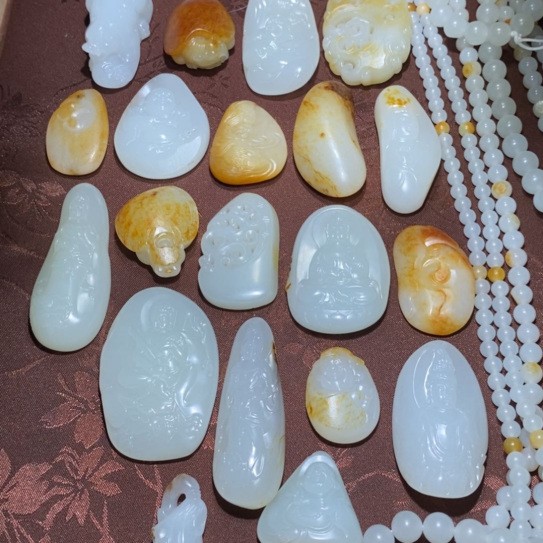 颈饰未镶嵌和田玉