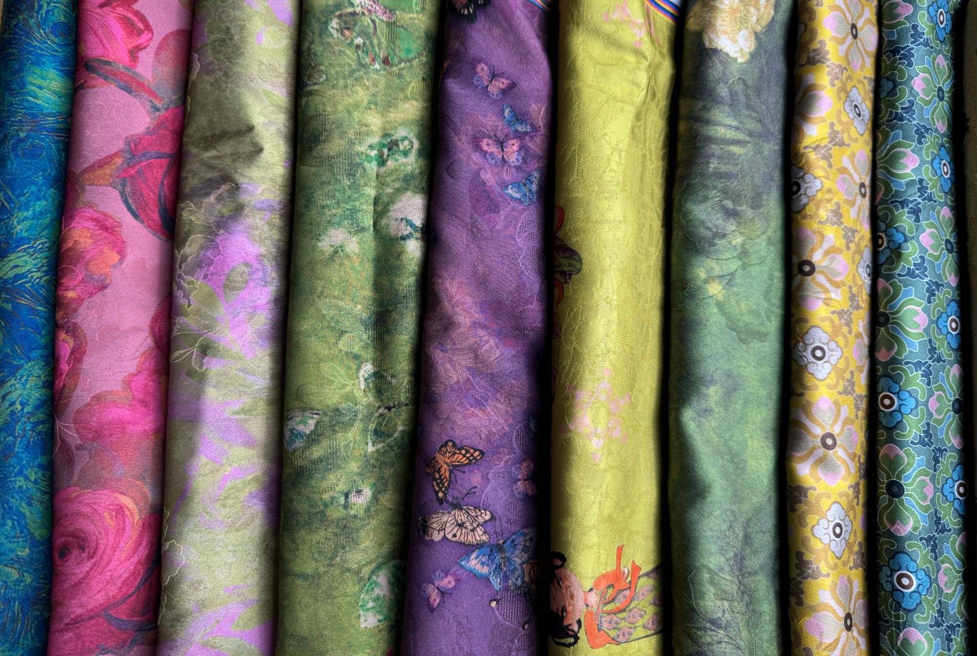 【花禧丝绸❷号链接】源头工厂直播各类花型花色丝绸香云纱布料布头