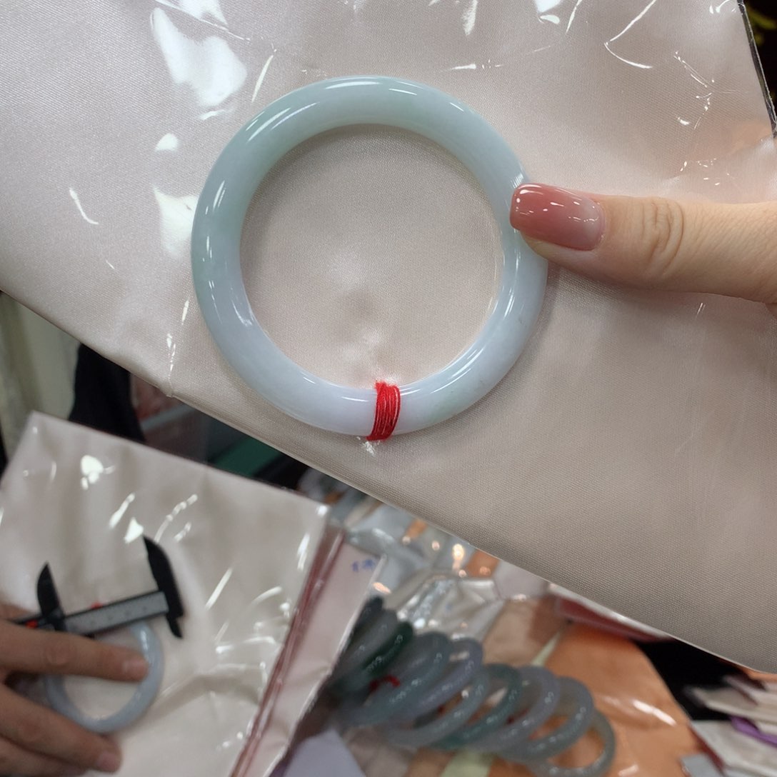 翡翠手镯未镶嵌买断