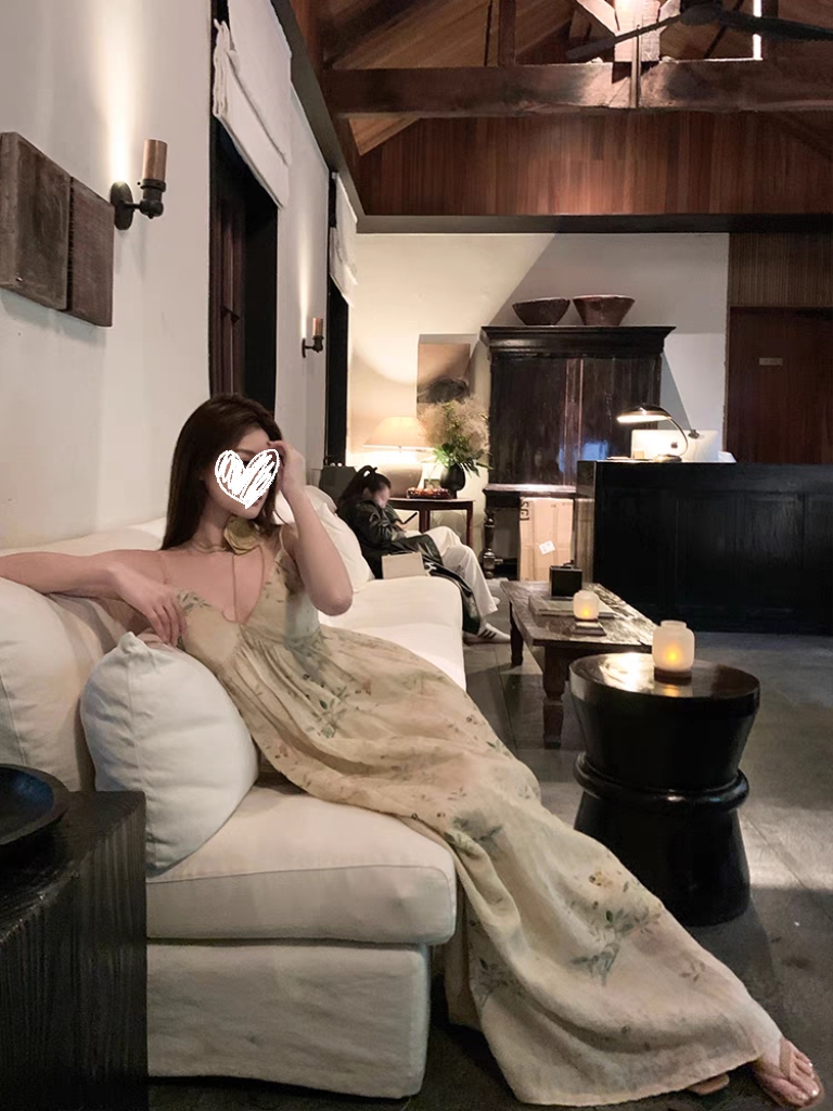 【江南美人】V领别致印花连衣裙女秋季复古浪漫减龄收腰长裙6893#