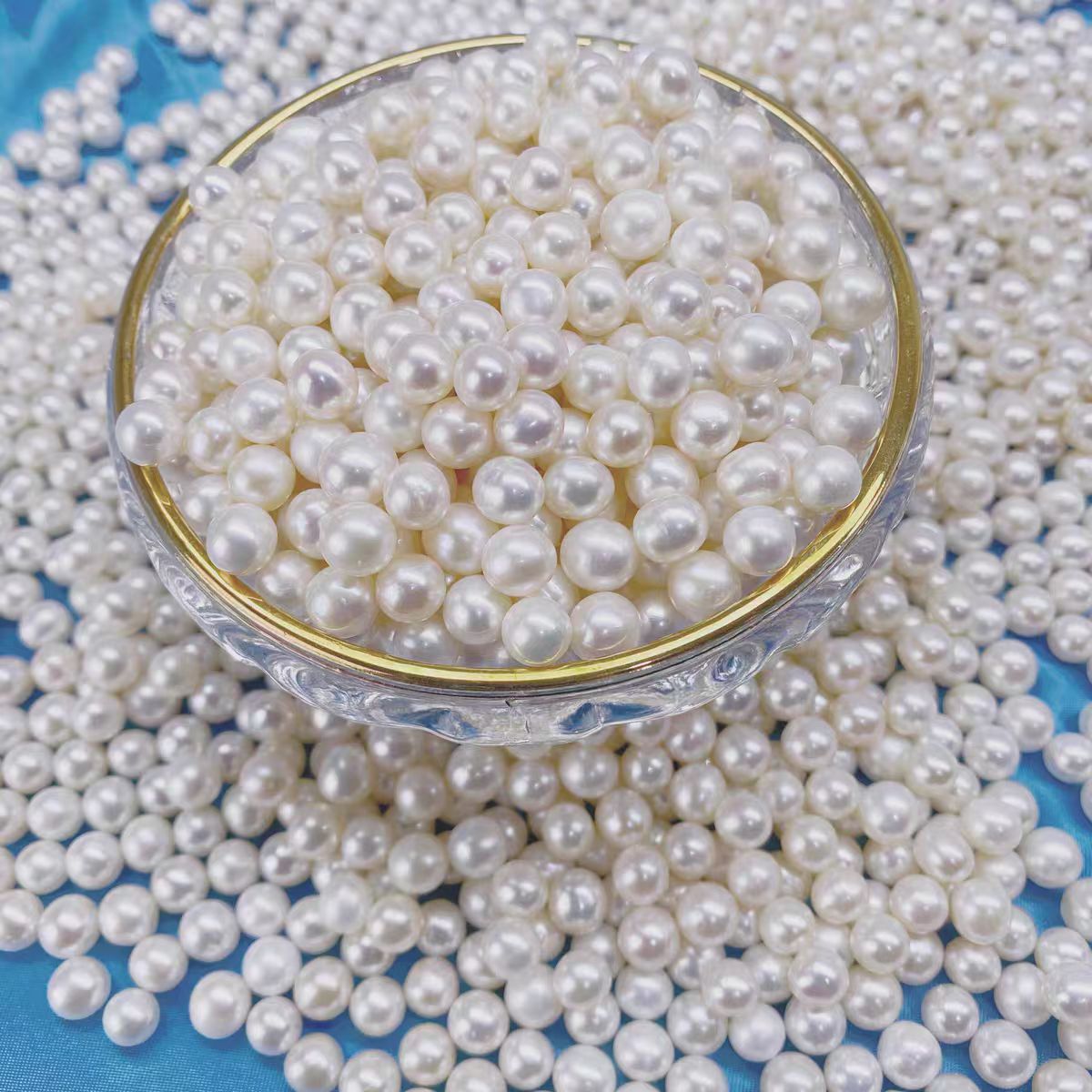 高亮米白纯白珍珠散珠有孔5mm用于diy手工与婚庆装饰[拍10赠1]