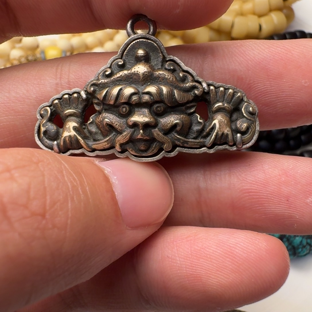 手串/手链贝壳包银锤叠支巴扎