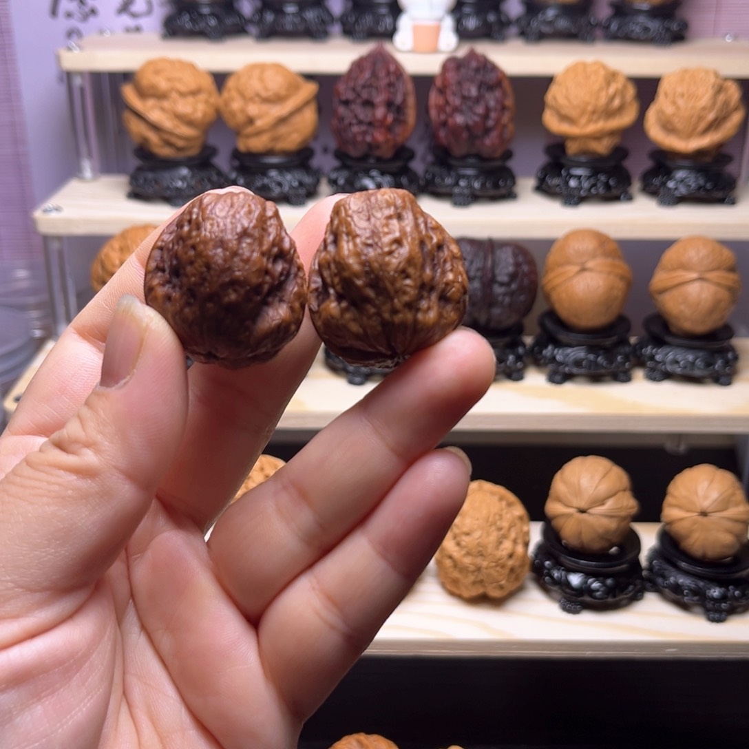 文玩核桃吊坠6w七彩龙脊35尺