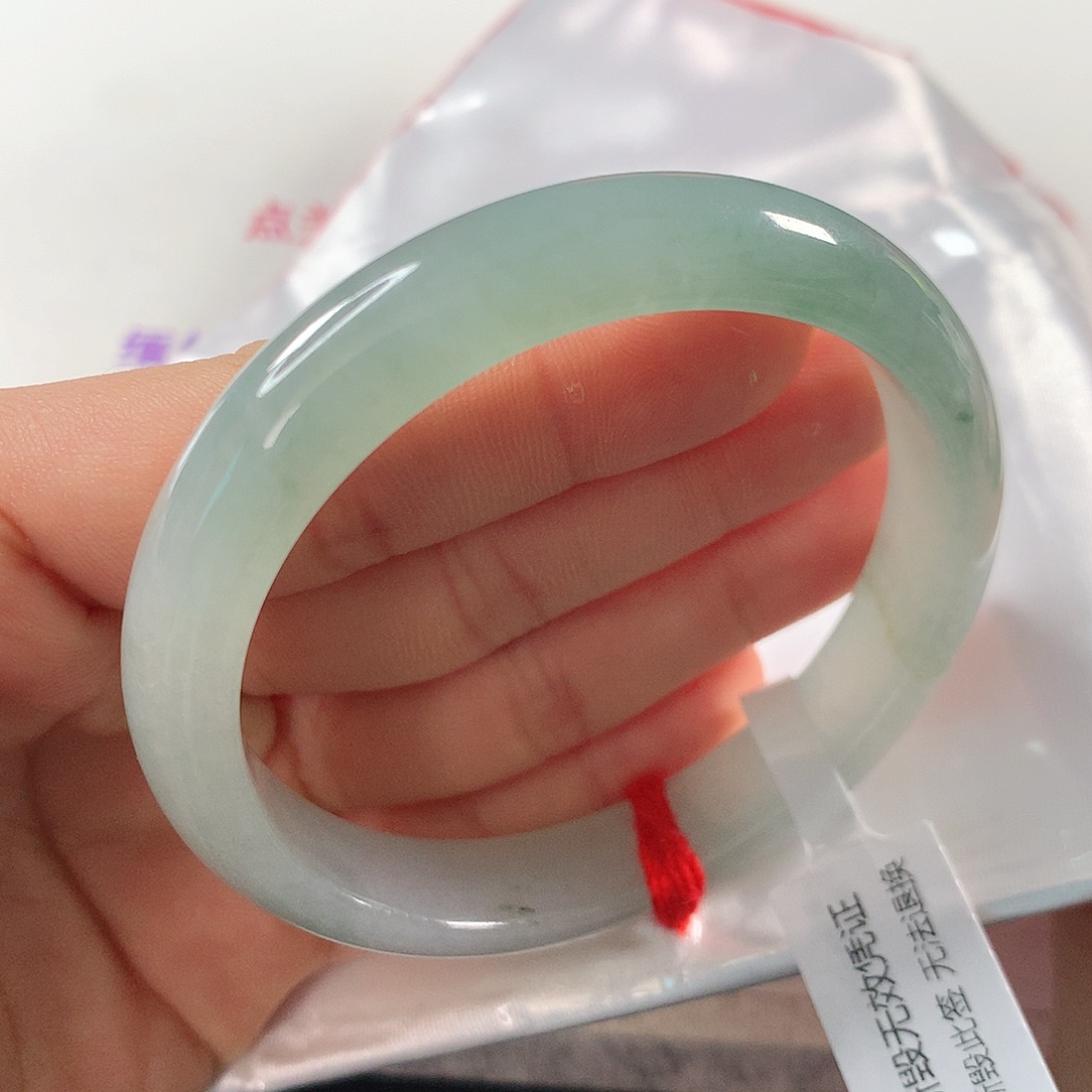 翡翠手镯未镶嵌 正圈