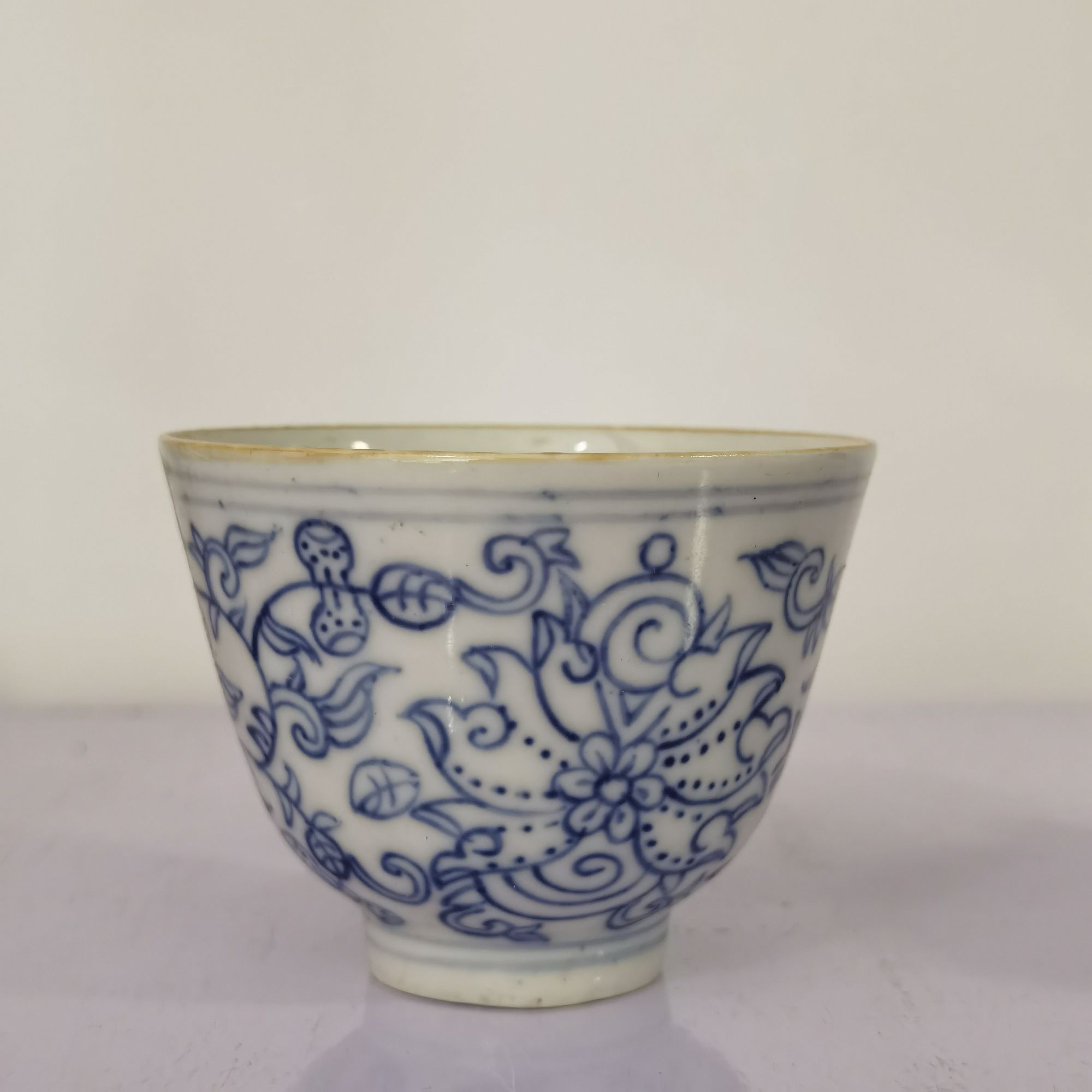 清晚期 青花缠枝莲纹杯