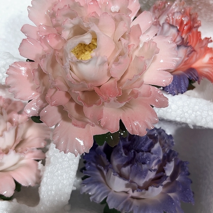 K***M摆件陶瓷等行业的生产和销售企业