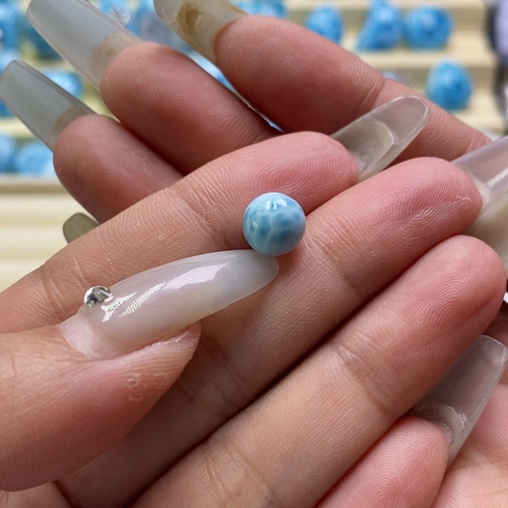 R***e针钠钙石（海纹石）未镶嵌颈饰