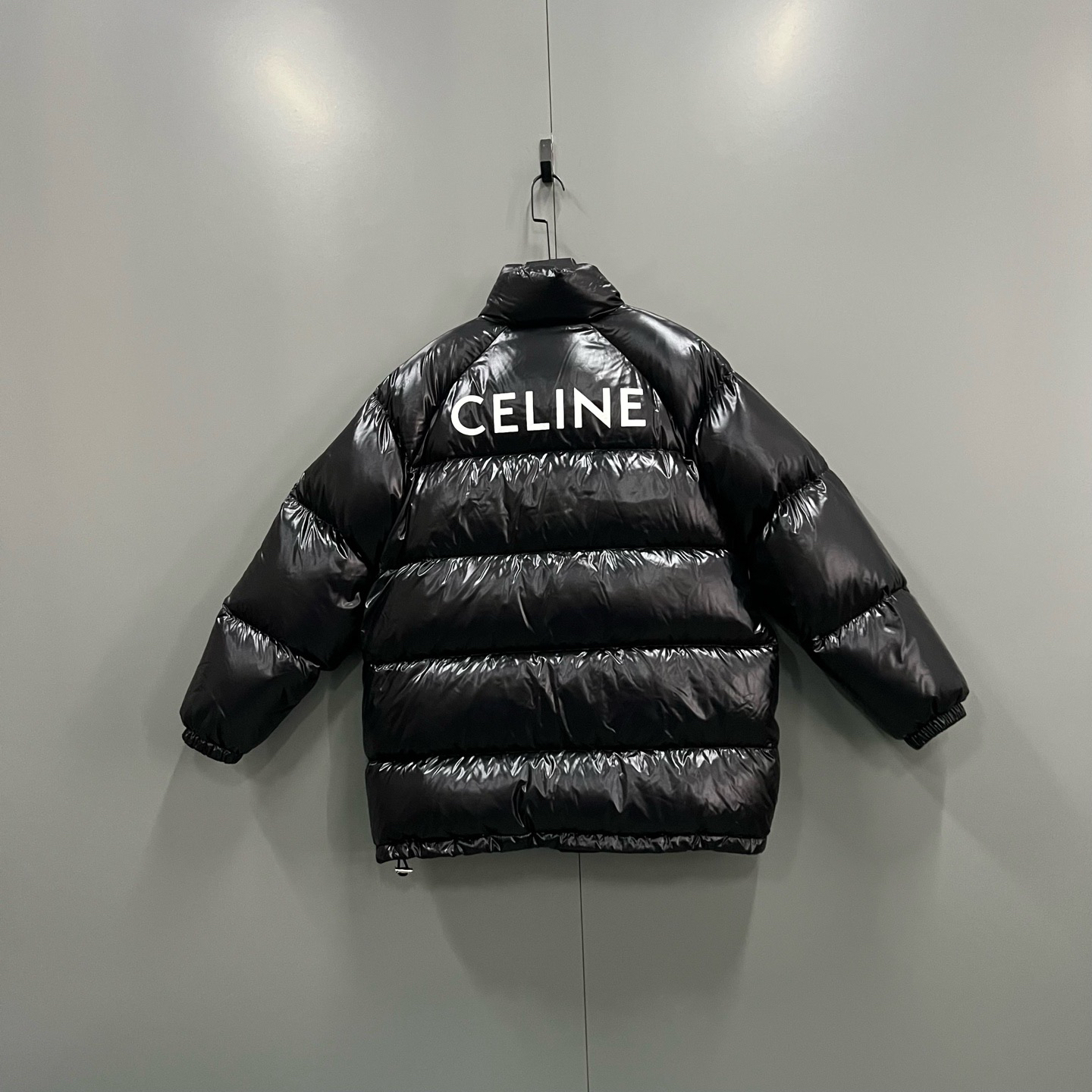 未使用 Celine/思琳 (ll) 黑色印花logo羽绒服 44码610246