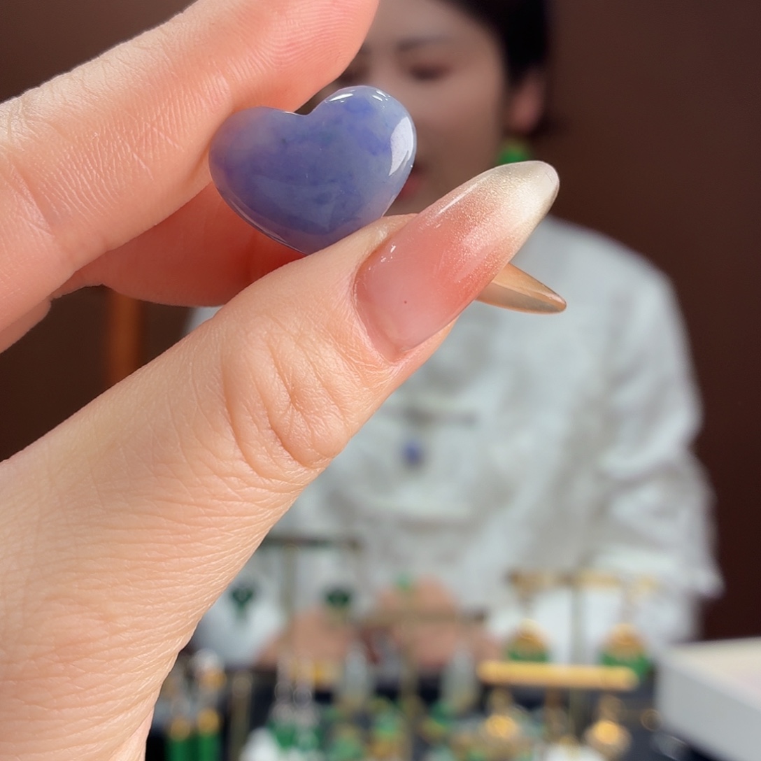 翡翠未镶嵌耳饰吊坠