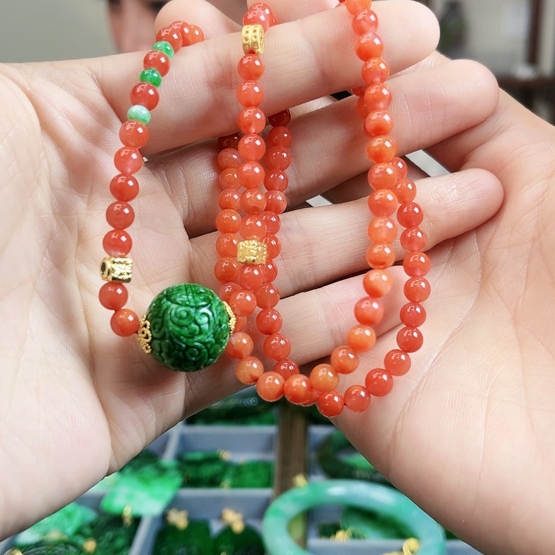 翡翠颈饰未镶嵌项链