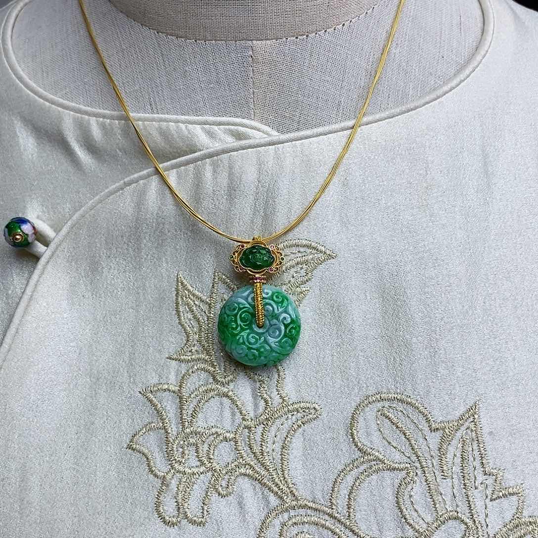 翡翠颈饰未镶嵌天然