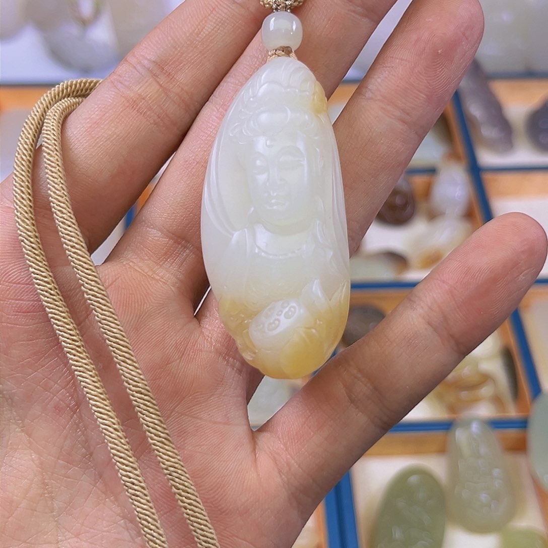 和田玉颈饰未镶嵌