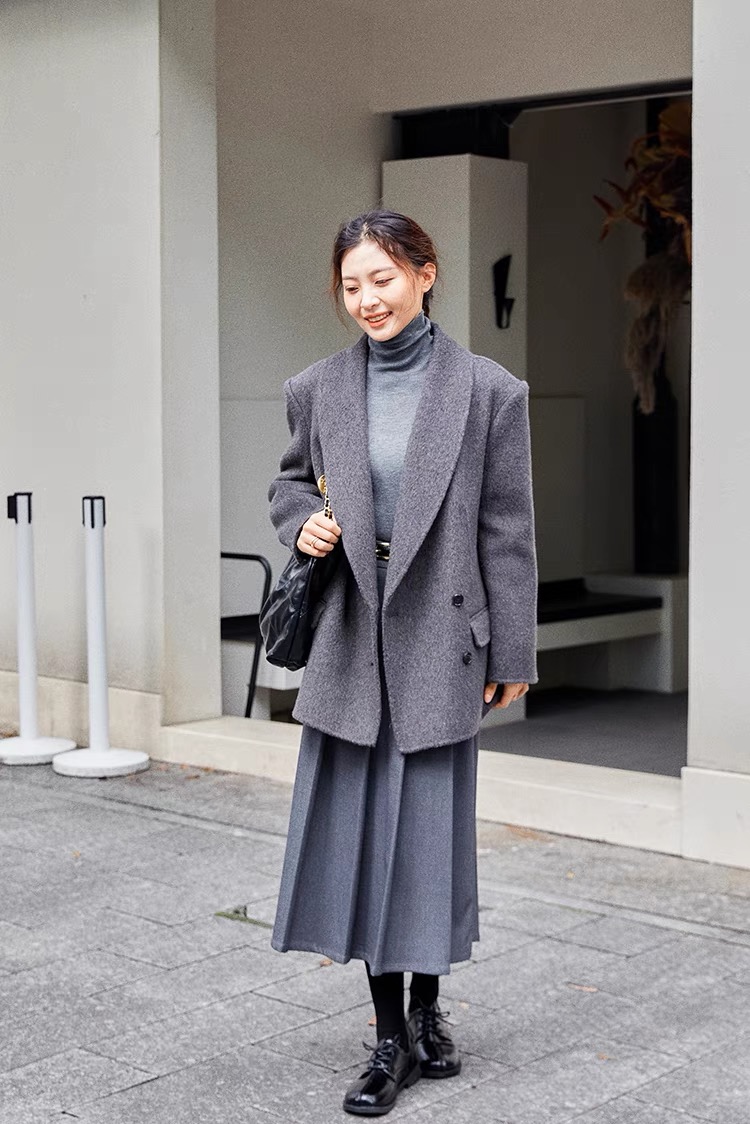 白色西装大衣气质时尚短款休闲百搭秋冬设计师